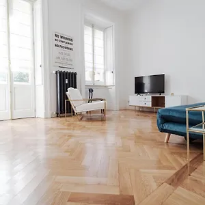 Apartment Leopardi21, Milan